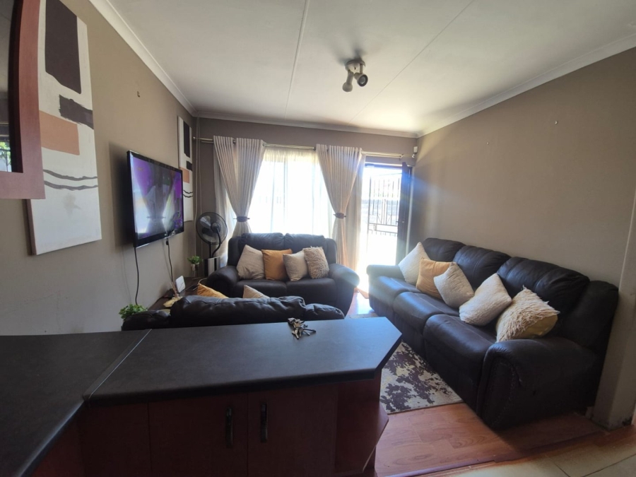 2 Bedroom Property for Sale in Overbaakens Eastern Cape